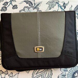 Case Logic Travel Case